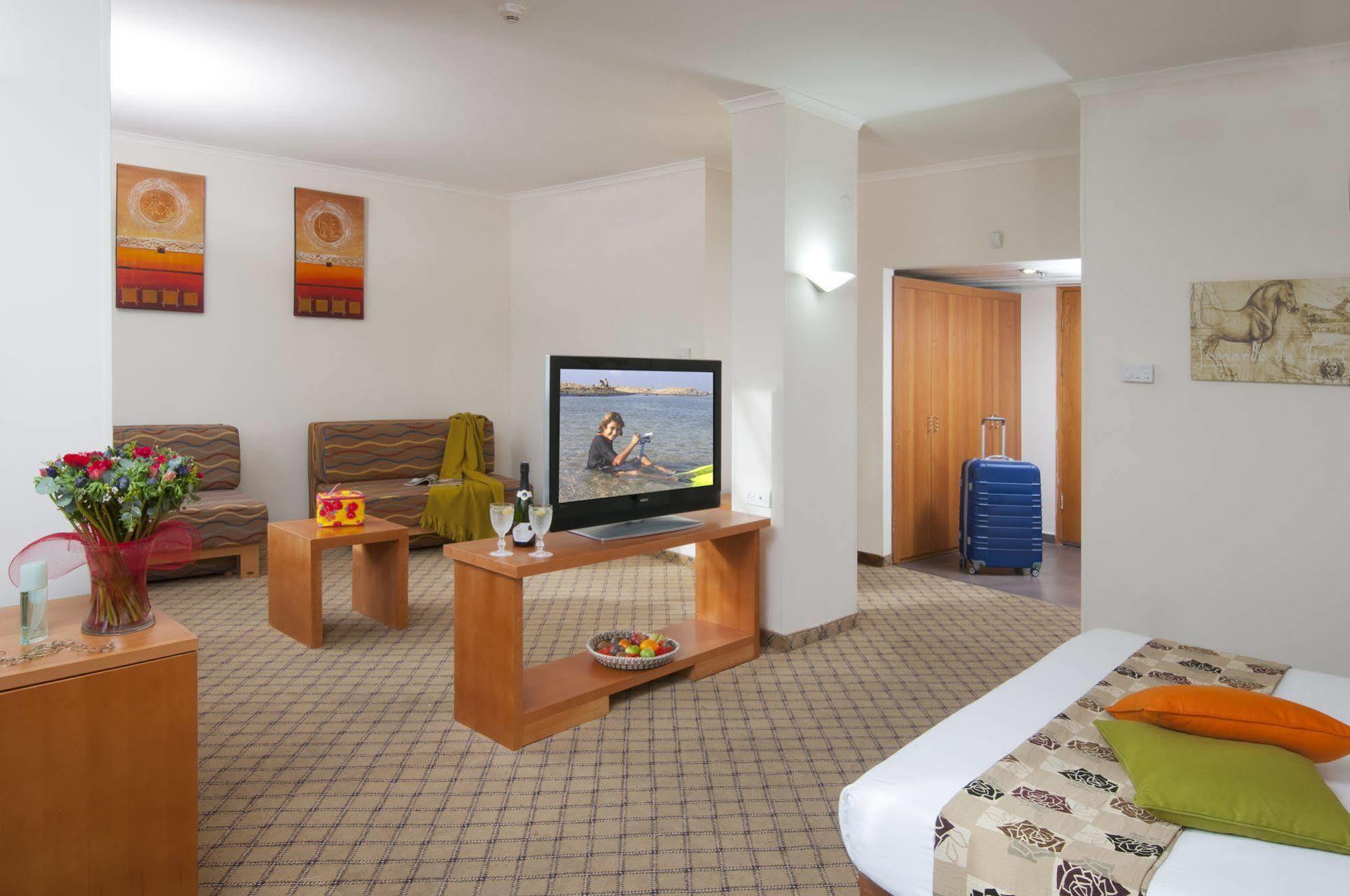Leonardo Privilege Hotel 2*